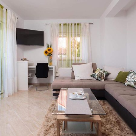 Apartment Lana St Supetar Exteriér fotografie